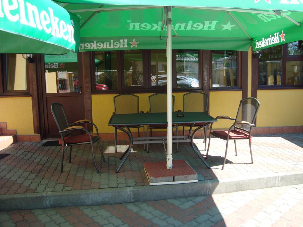 Hotel Lotus Arad Buitenkant foto