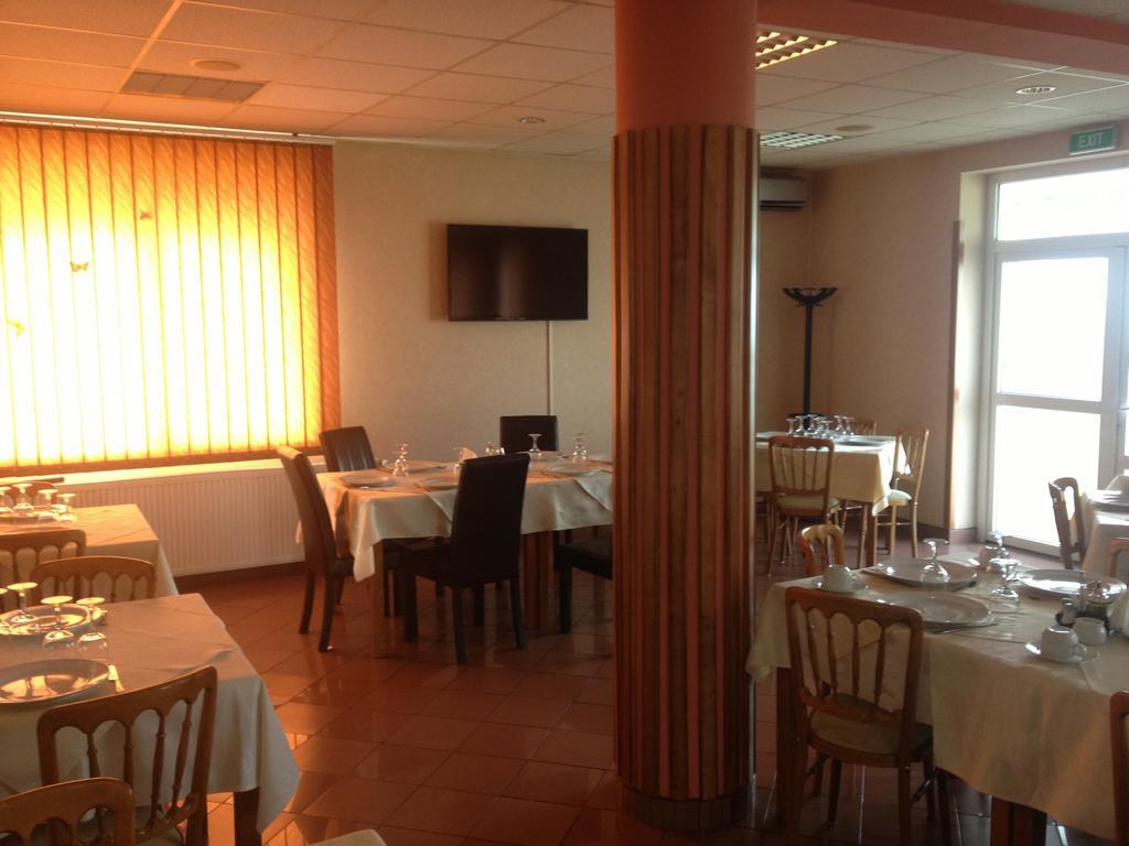 Hotel Lotus Arad Buitenkant foto