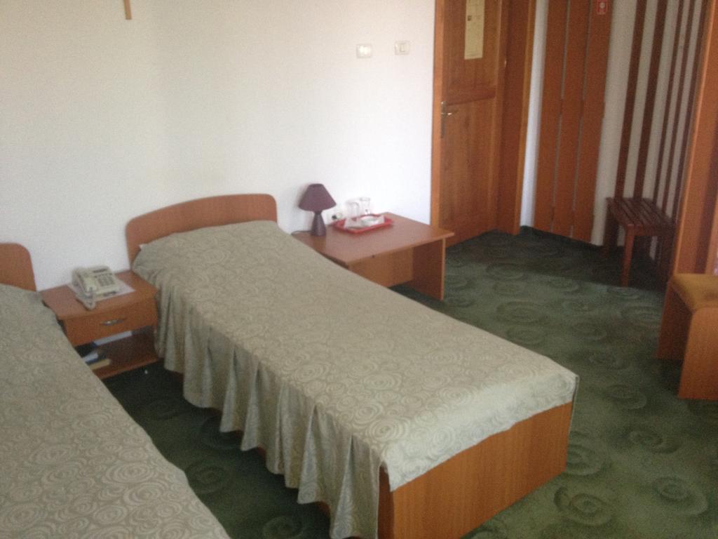 Hotel Lotus Arad Kamer foto