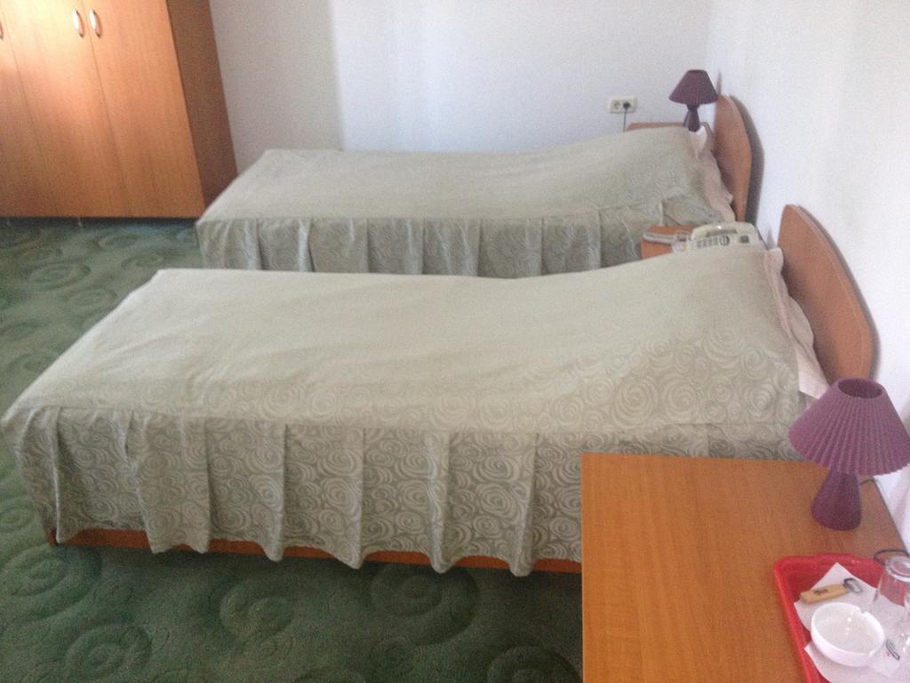 Hotel Lotus Arad Kamer foto