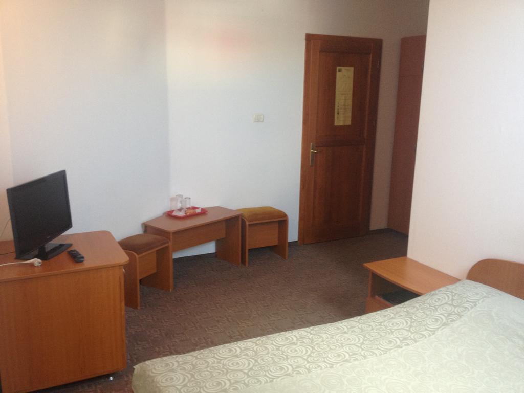 Hotel Lotus Arad Buitenkant foto