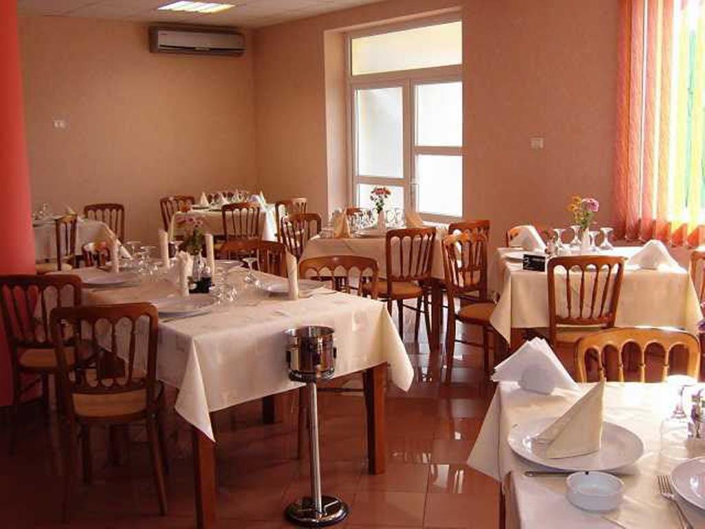 Hotel Lotus Arad Buitenkant foto
