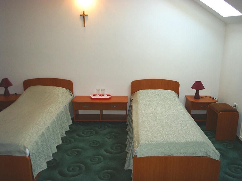 Hotel Lotus Arad Kamer foto
