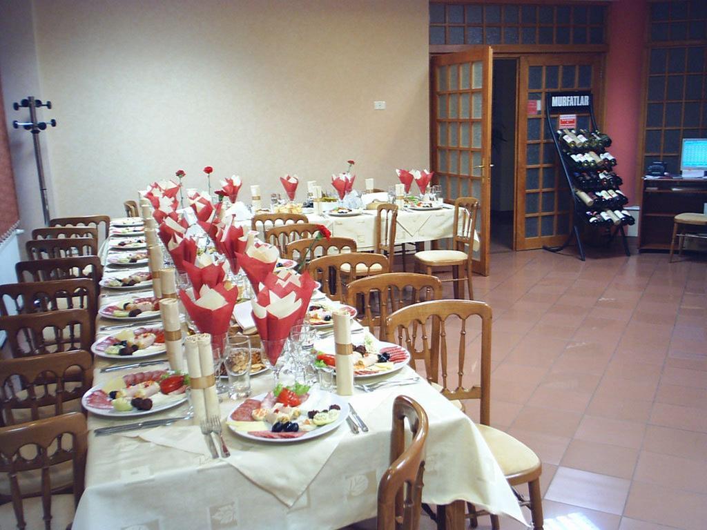 Hotel Lotus Arad Buitenkant foto
