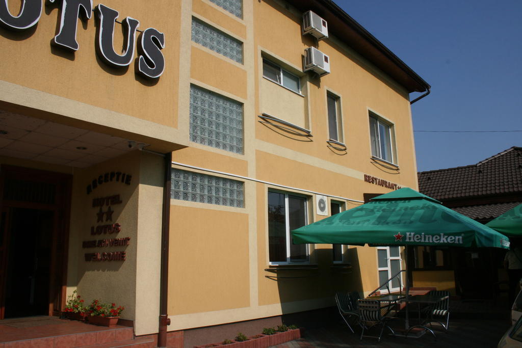 Hotel Lotus Arad Buitenkant foto