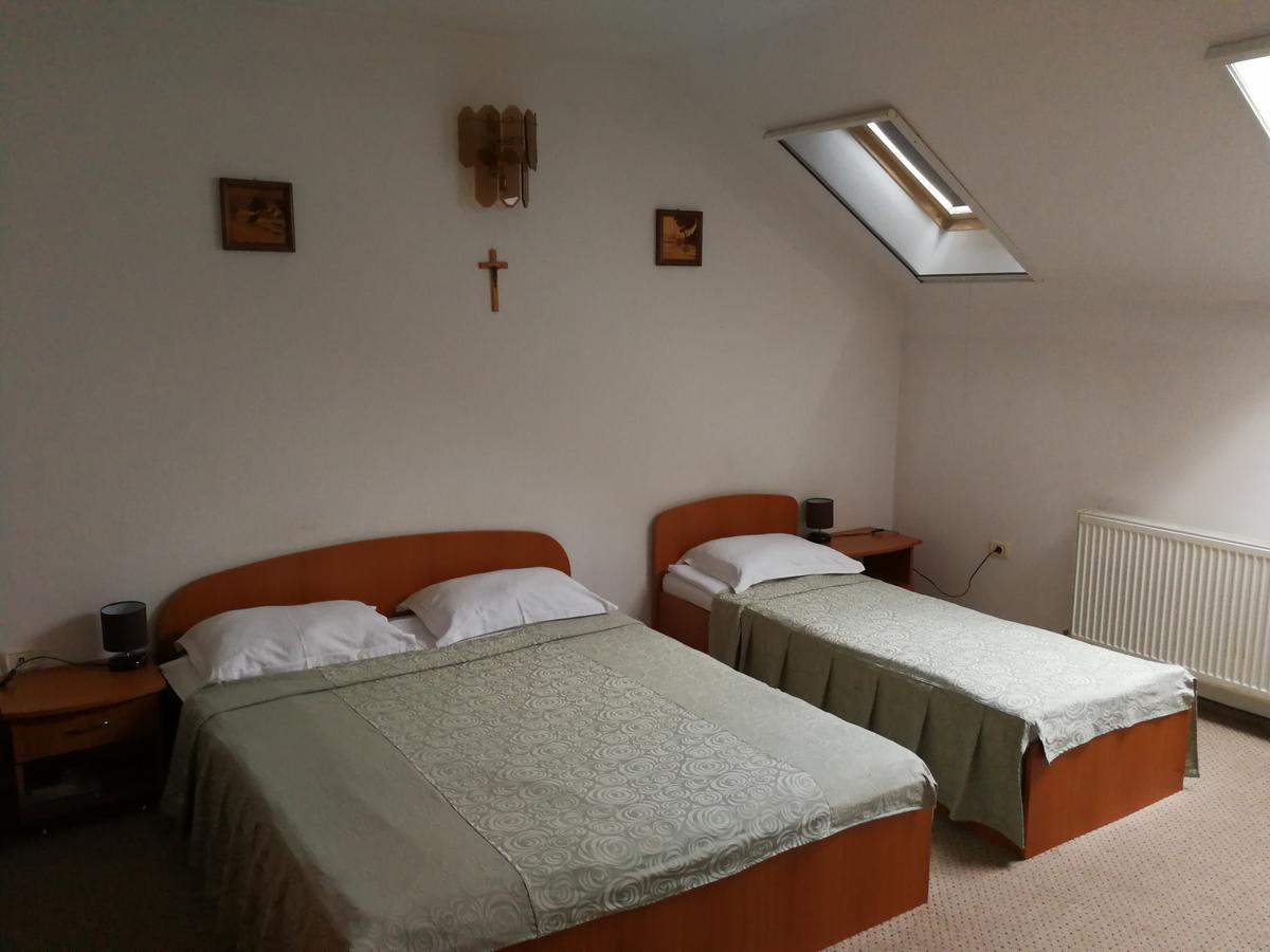 Hotel Lotus Arad Buitenkant foto